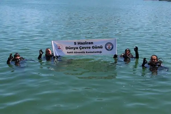 Giresun’da Çevre Haftası kapsamında deniz dibi temizliği yapıldı