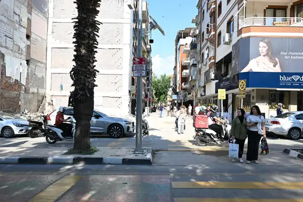 Manisa’da Sevgi Yolları'nda 35 kameralı yaya güvenliği denetimi başladı