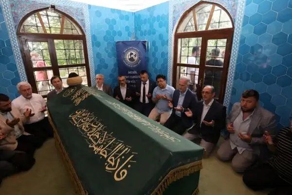 Turgut Alp, kabrinin bulunduğu Turgutalpköy’de dualarla anıldı