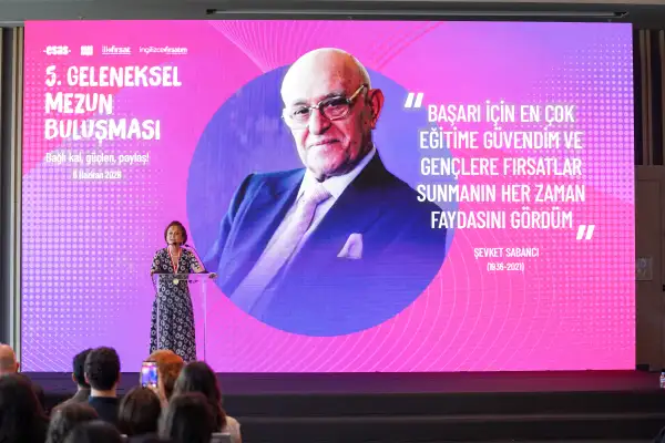 Esas Sosyal mezunları, “bağlı kal, güçlen ve paylaş”  temasıyla bir araya geldi