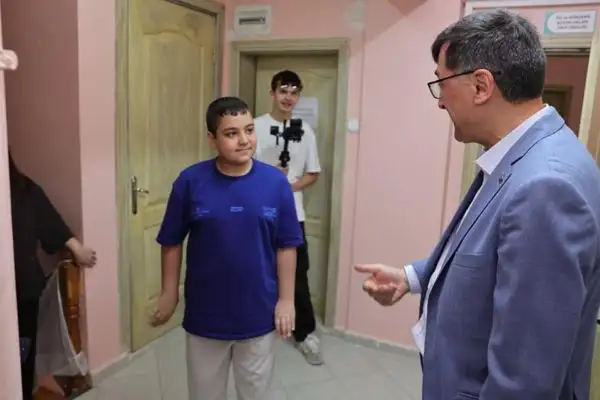 Başkan Kahveci, özel eğitim ve rehabilitasyon merkezini ziyaret etti