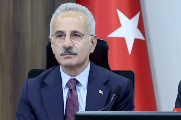 Uraloğlu: Halkalı-Arnavutköy metro hattı ilk gününde 10 bin yolcuya hizmet verdi