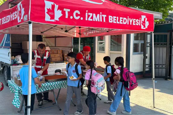 İzmit'te öğrencilere beslenme desteği sağlandı