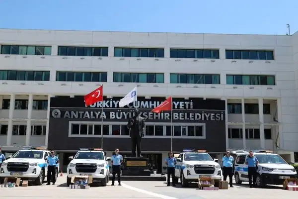Antalya'da 4 bin 322 sahte parfüme el konuldu