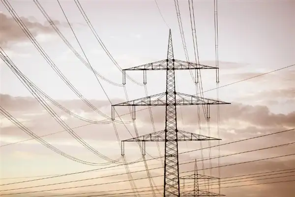 Çin’in kuzeydoğusundaki ilk güneş enerjisi santrali elektrik üretimine başladı