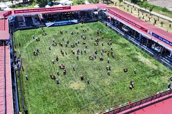 Geleneksel Yuntdağı Yağlı Güreşleri sürüyor