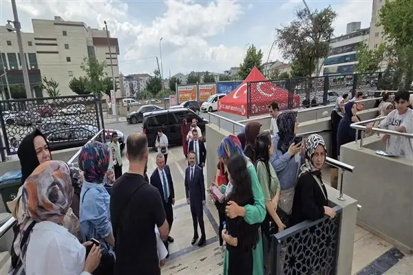 Vali Aktaş ve Başkan Büyükakın LGS velilerini ziyaret etti