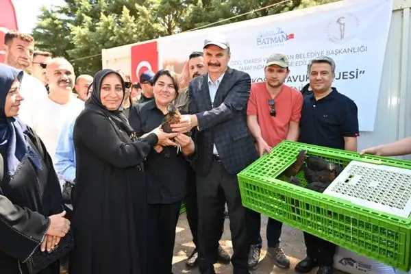 Batman’da 662 kadın girişimciye 40 bin koşan tavuk desteği