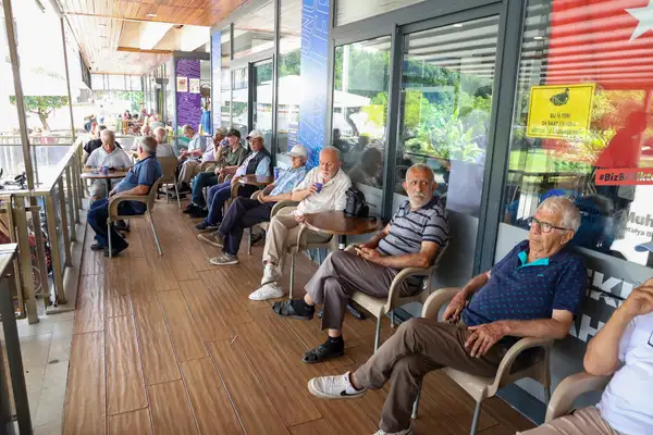 Antalya'da emeklilerin buluşma noktası 