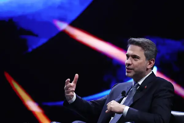 Bayraktar: Bu pırıl pırıl nesille birlikte yürümeye devam edeceğiz