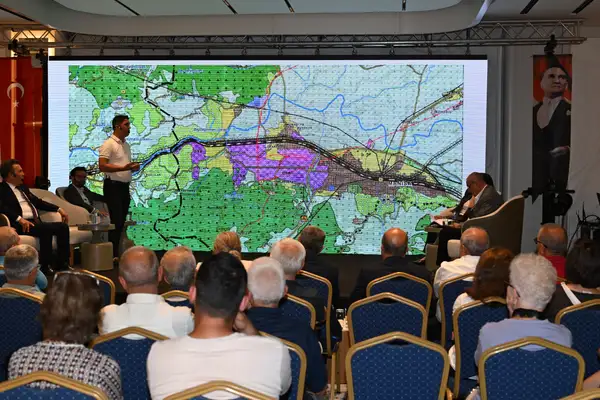 Manisa'da çevre mücadelesi paneli düzenlendi