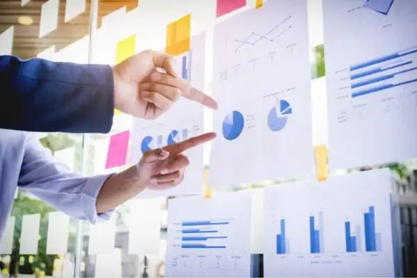 Enflasyon, jeopolitik riskler ve merkez bankası beklentileri piyasaları etkiledi