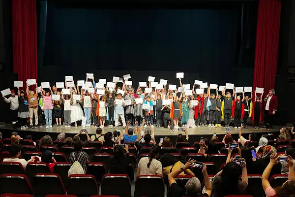 Yaratıcı Drama Atölyesi öğrencilerinden yıl sonu gösterisi