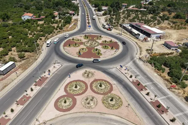 Seferihisar’da Karakoç ve Akarca kavşakları yenilendi