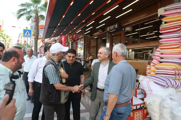 Çayırova Belediye Başkanı Çiftçi, güne esnaf ziyaretiyle başladı