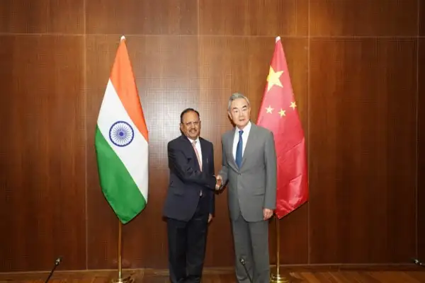 Wang Yi’den Çin-Hindistan ilişkilerinde istikrar çağrısı