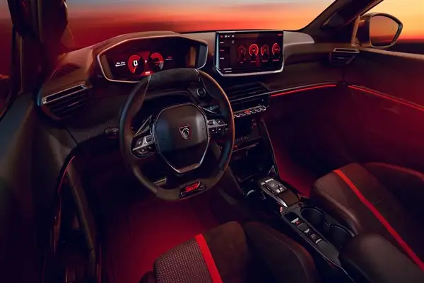 Peugeot, E-208 gti Le Mans'ta örtülerini kaldırdı