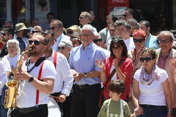 Tirilye’de Zeytin Çiçeği Festivali gerçekleşti