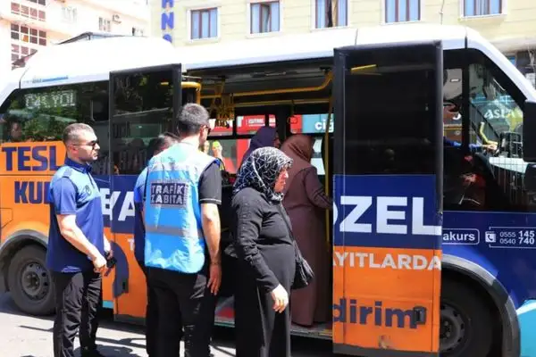 Özel halk otobüslerinde kartlı sistem başladı