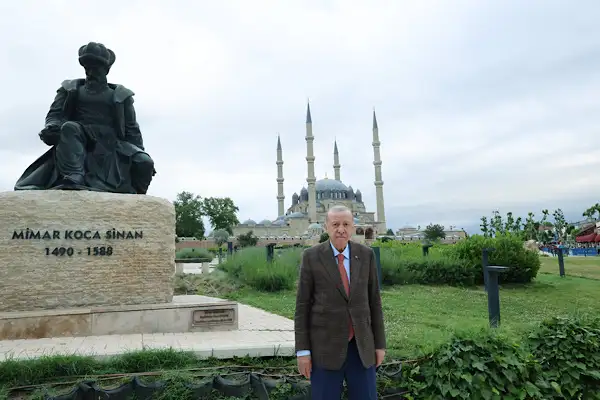 Cumhurbaşkanı Erdoğan, Selimiye Camii önünde fotoğraf çektirdi