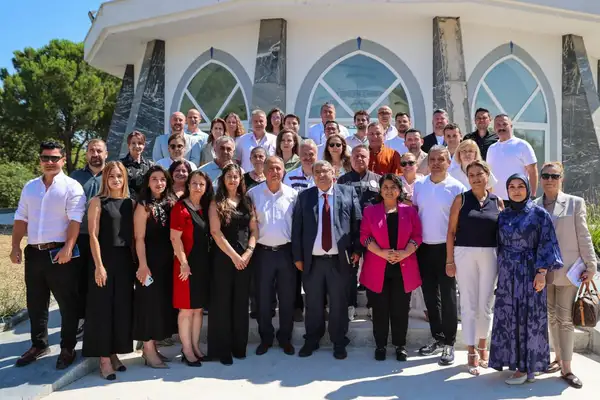 Buca Belediye Başkan Vekili Benzer, müdürlerle bir araya geldi
