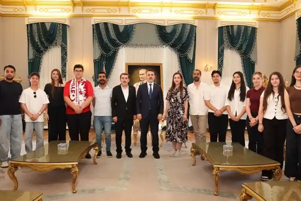 Bursalı öğrencilerin bestelediği marş Türkiye birincisi oldu