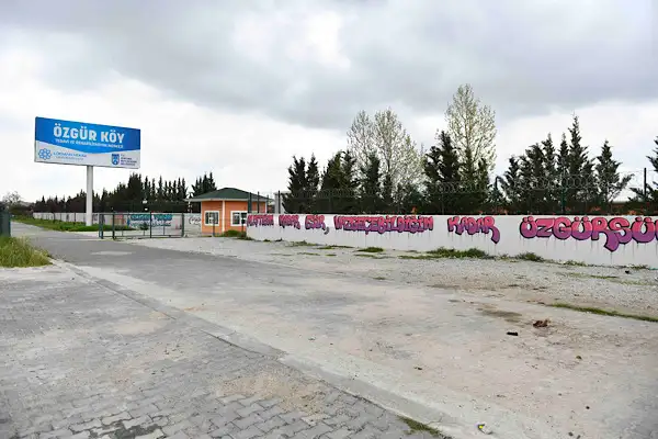 Özgür Köy’de bağımlılıkla mücadele çalışmaları sürüyor   