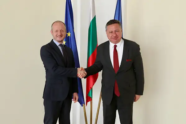Polendakov, Gürcistan'ın Bulgaristan Büyükelçisi Hamashuridze ile görüştü
