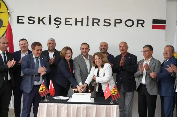 Başkan Ünlüce’den, Eskişehirspor’a ziyaret