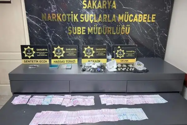 Sakarya’da uyuşturucu operasyonu: 3 şüpheli gözaltına alındı