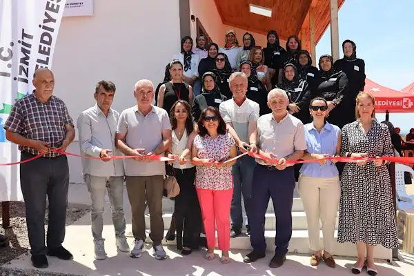 İZMEK kursiyerlerinin ürünleri Kurtdere’de sergilendi