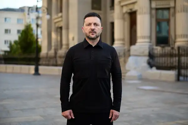 Zelenski, Ukrayna Anayasası Günü’nde devlet nişanlarını takdim etti