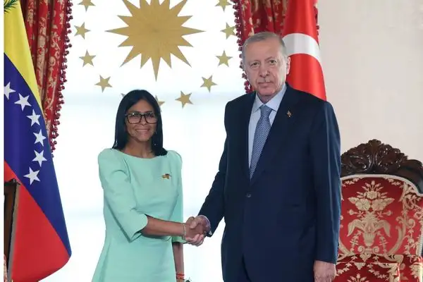 Erdoğan, Venezuela Geçici Devlet Başkanı Rodriguez’i Dolmabahçe’de karşıladı
