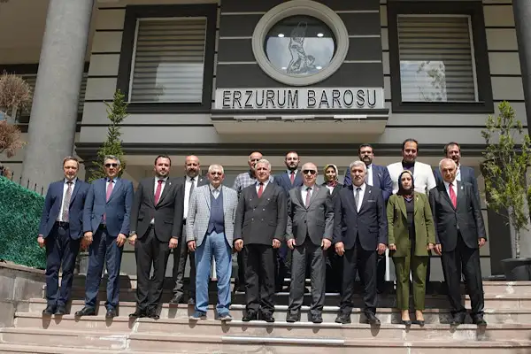 Özdağ, Erzurum Barosu’nu ziyaret etti