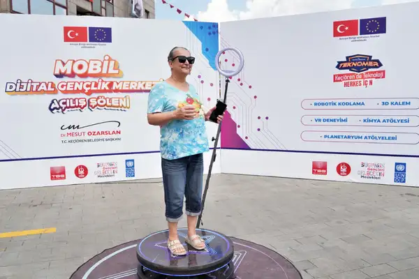 Keçiören’de Mobil Dijital Gençlik Merkezi hizmete açıldı