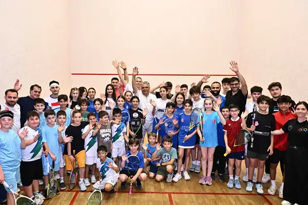 Başkan Uysal, Squash Turnuvası'nı ziyaret etti