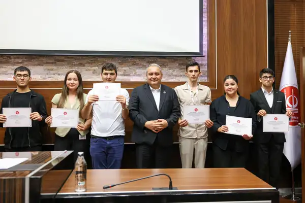 Keçiören Belediyesi’nde stajyer öğrencilere sertifika