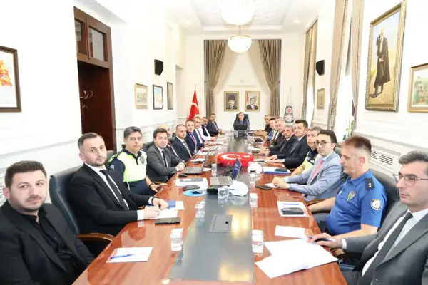 Trabzon'da trafik güvenliği ve ulaşım masaya yatırıldı