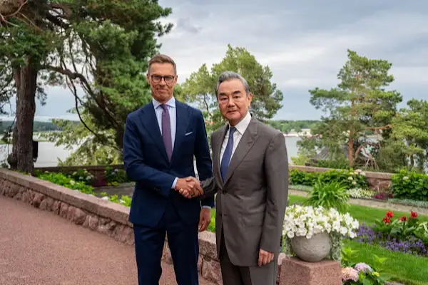 Çin Dışişleri Bakanı Wang Yi'nin Finlandiya temaslarında iş birliği ve güven vurgusu