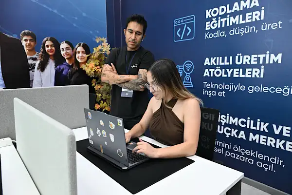 Akademi Manisa'da teknoloji eğitimleri başlıyor