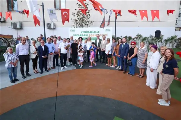 Bakırköy'de yenilenen Vefa Parkı hizmete açıldı