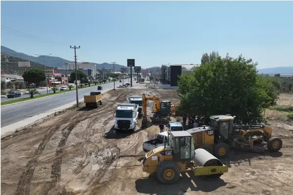 Edremit'te E-87 Karayolu'na nefes aldıracak yan yol çalışması başladı