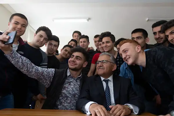 Başkan Büyükkılıç'tan üniversite adaylarına Kayseri daveti