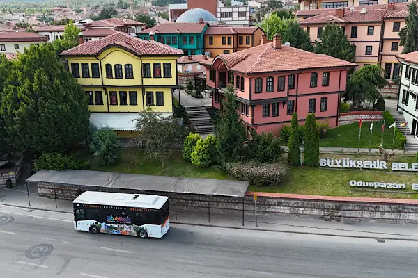 Eskişehir’in turistik noktaları tek hatta buluştu: OtobEs26 seferlere başladı