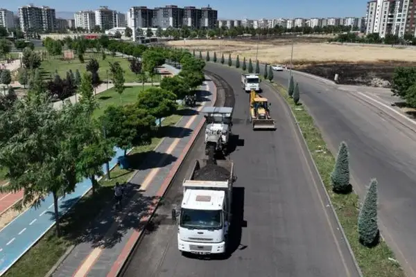 Bağlar’da 16,5 kilometrelik yol ağı asfaltla yenileniyor