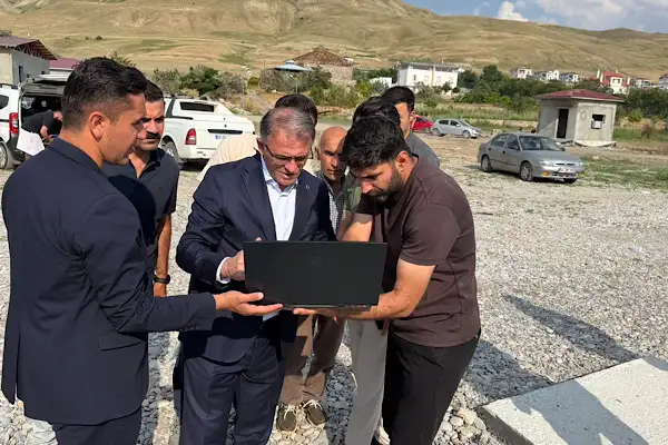 Van Gölü kıyısında 3 yeni halk plajının yapımı sürüyor