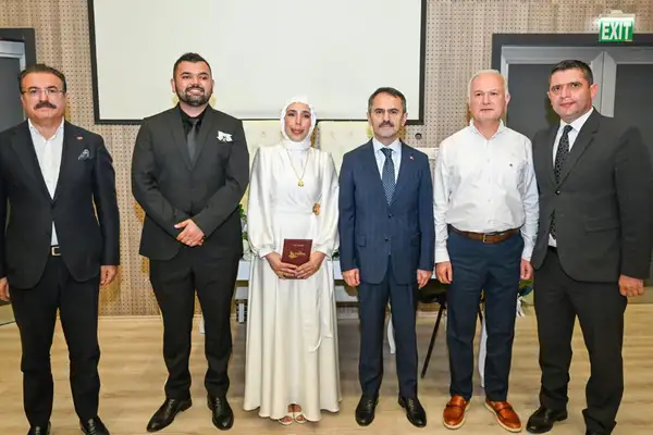 Vali Aktaş, Akide ve Emrah çiftinin nikah şahitliğini yaptı