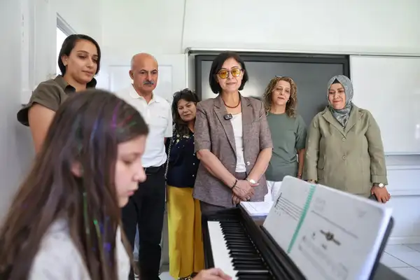 Kayapınar Belediye Eş Başkanı Sincar’dan kültür ve eğitim kurumlarına ziyaret