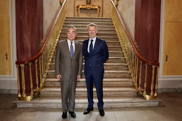 Danimarka Kralı Frederik X, Wang Yi’yi kabul etti