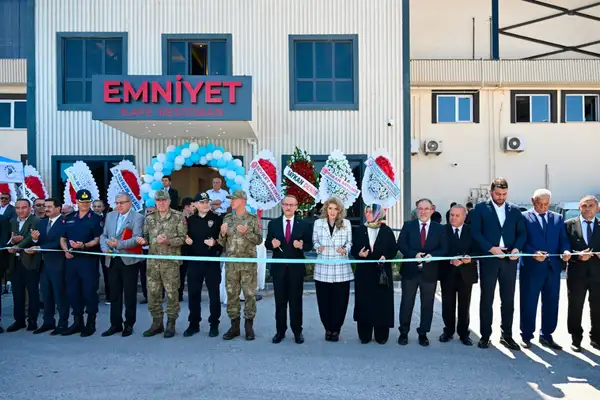 Malatya'da Emniyet Kafe ve 13 hizmet aracı törenle hizmete açıldı